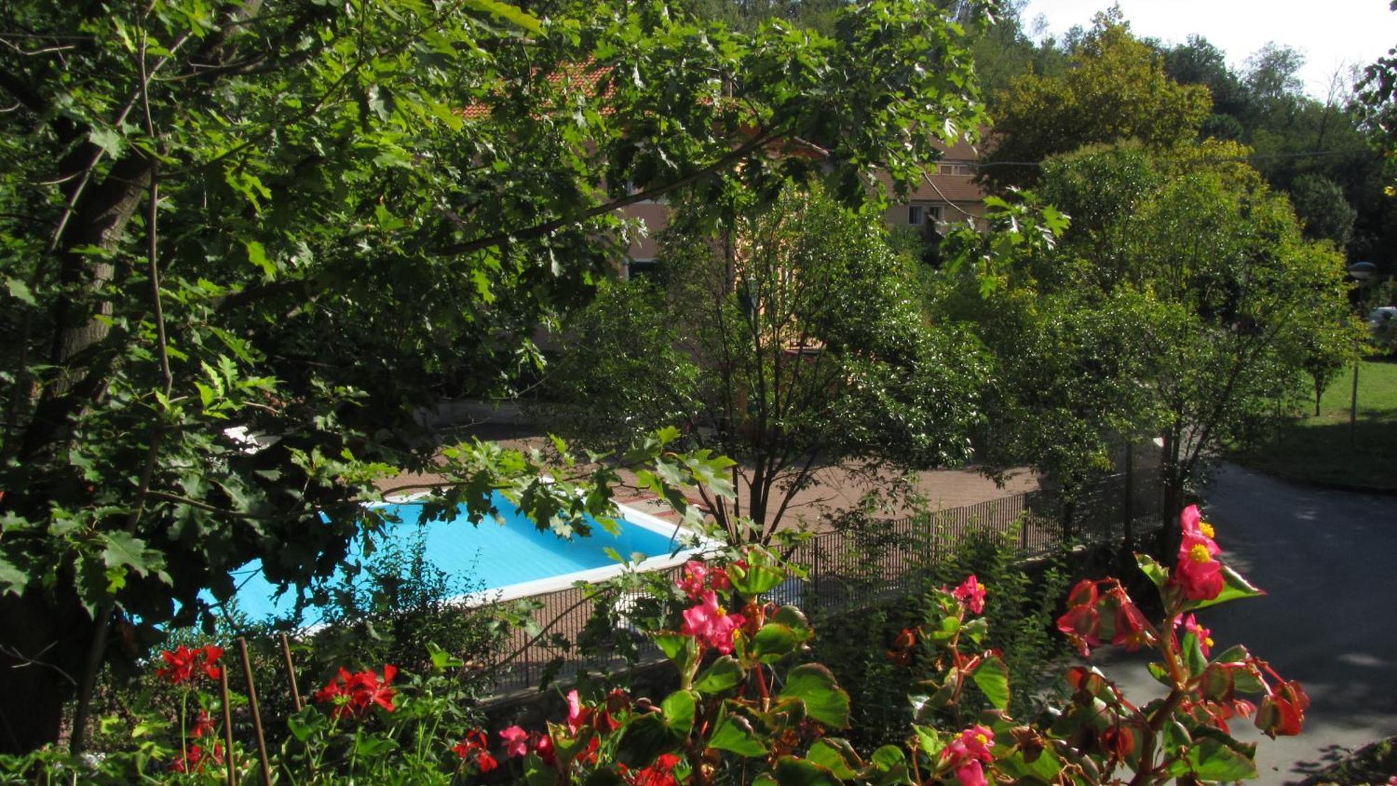 Hotel La Pineta Cogoleto Exterior photo